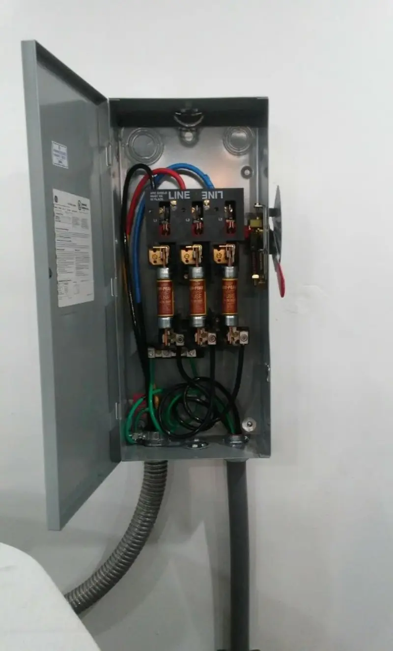 Three-phase disconnect switch installed for Smoke Detector Installation in Clearlake Riviera